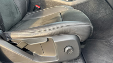 Volvo Xc40 2.0 T4 R DESIGN 5dr AWD Geartronic Petrol Estate